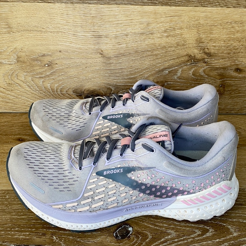 Brooks Adrenaline 21 Size 9 Medium(B)